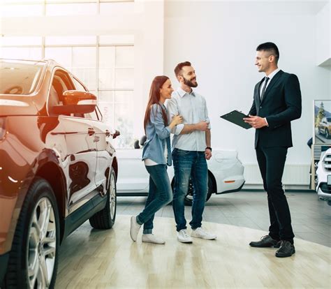 do car dealerships offer sales reps health insurance